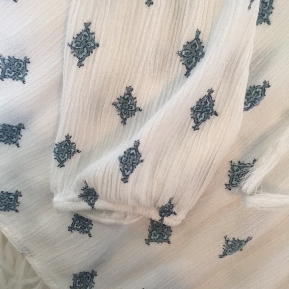 Flowy Long Sleeve - Picture 4 of 4